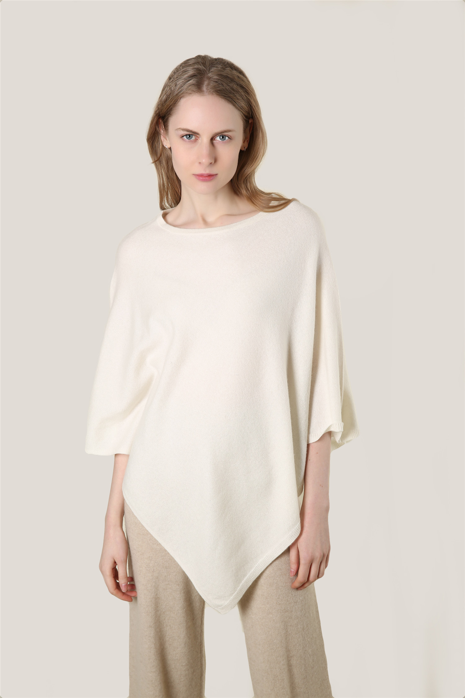 Classic Cashmere Poncho 12GG