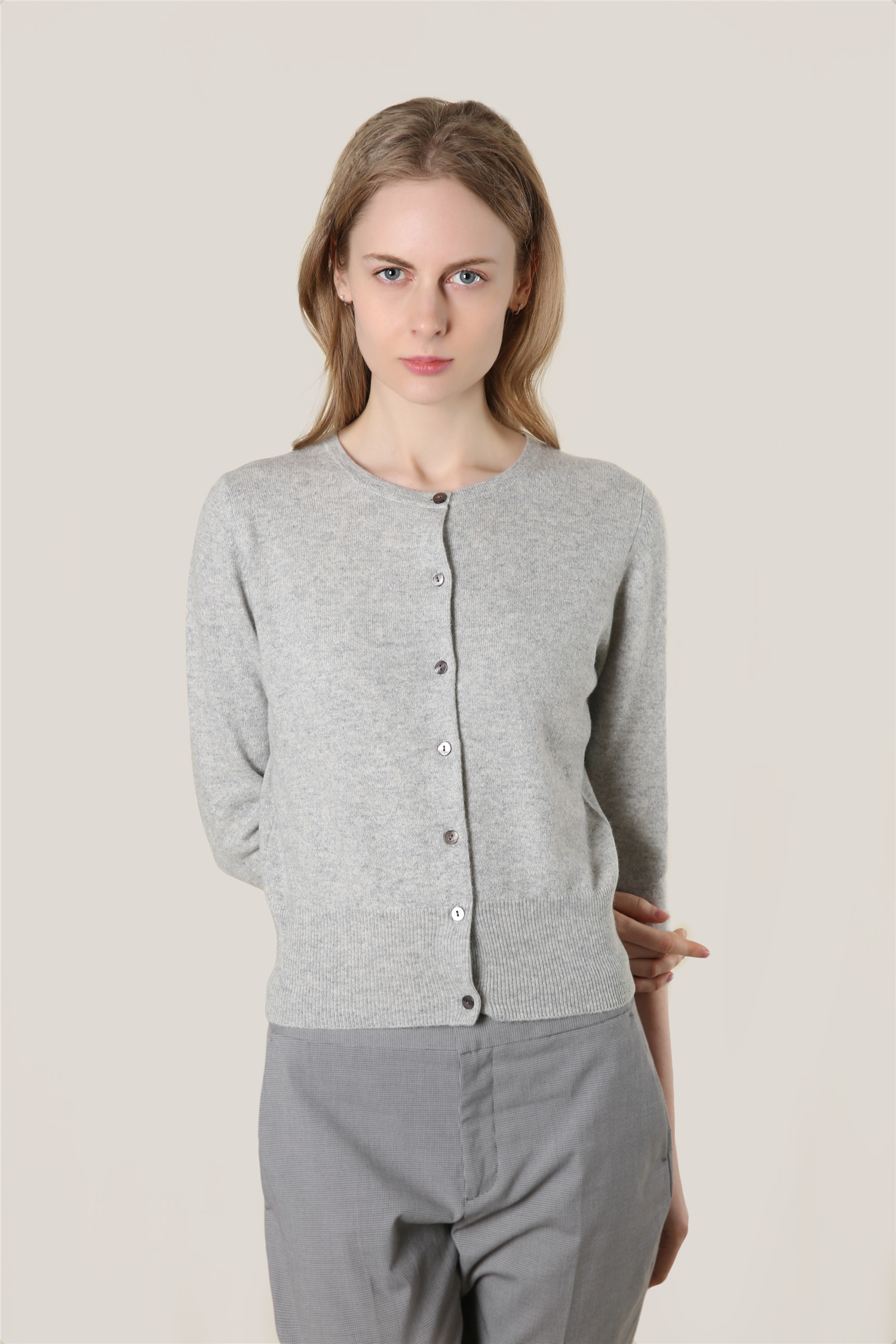 Crew Neck Three Quarter Sleeve Button Cardigan 12GG