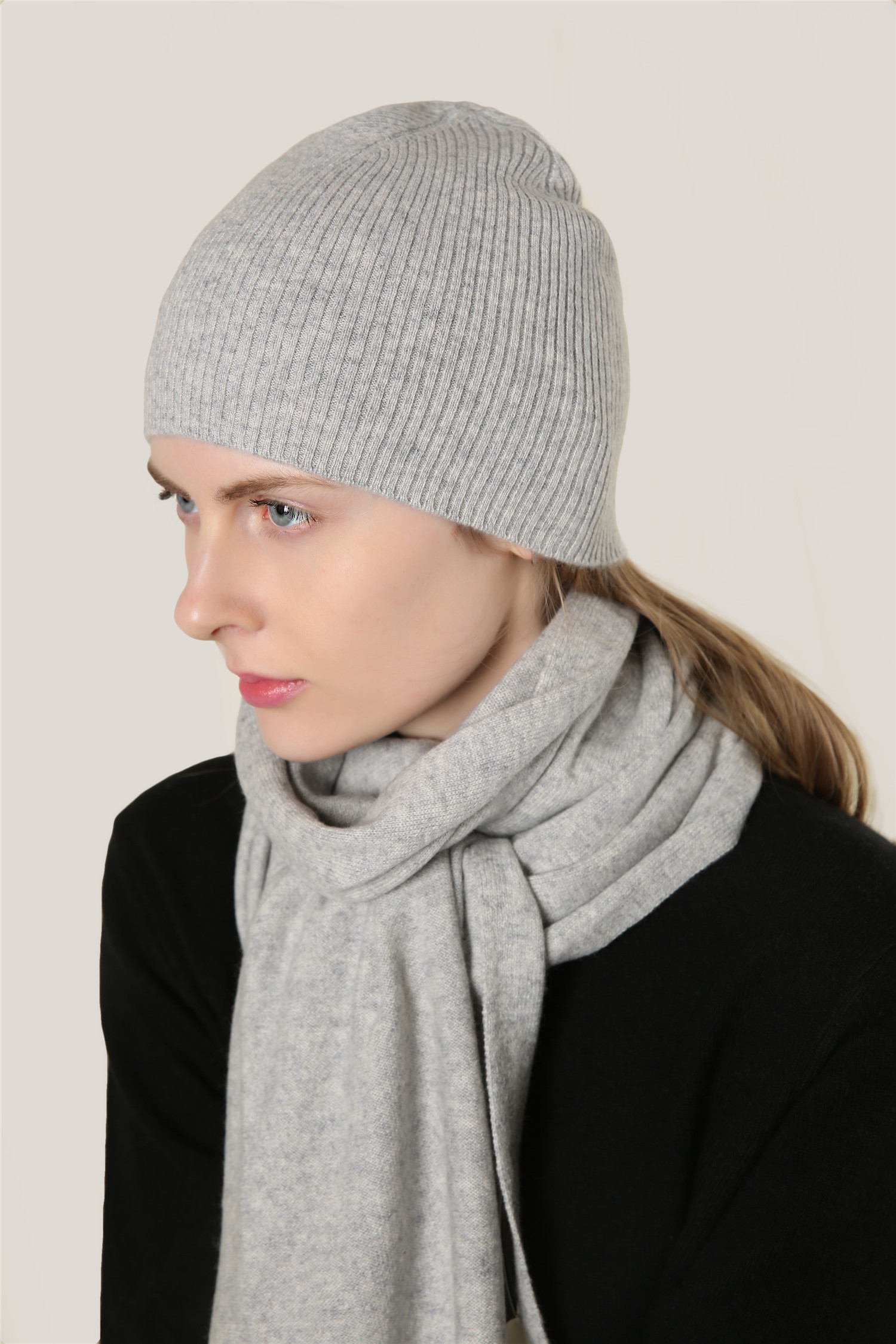 Cashmere Beanie with All Over Ribs 12GG