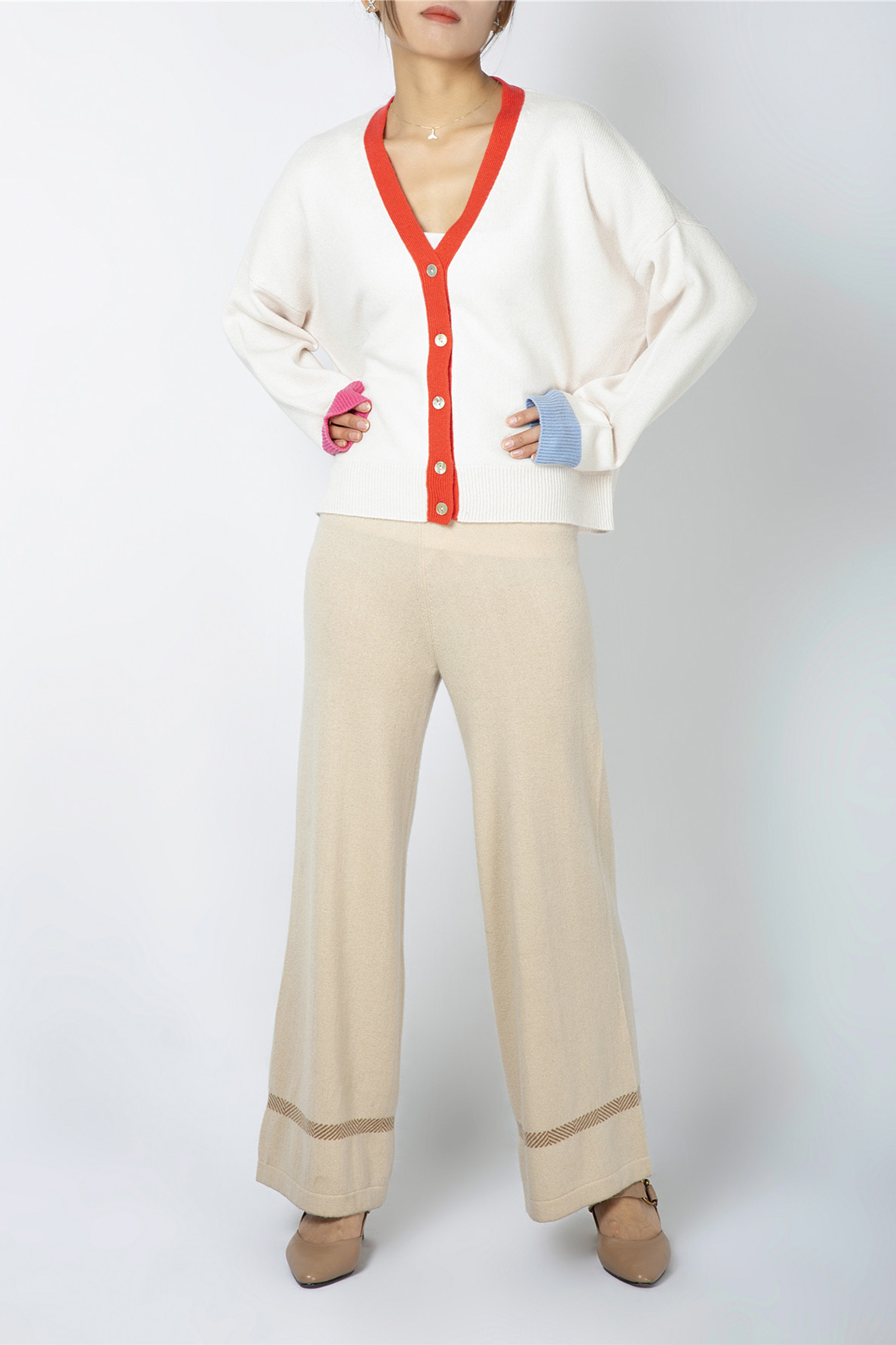 Deep V Neck Contrast Color Button Cardigan 7GG