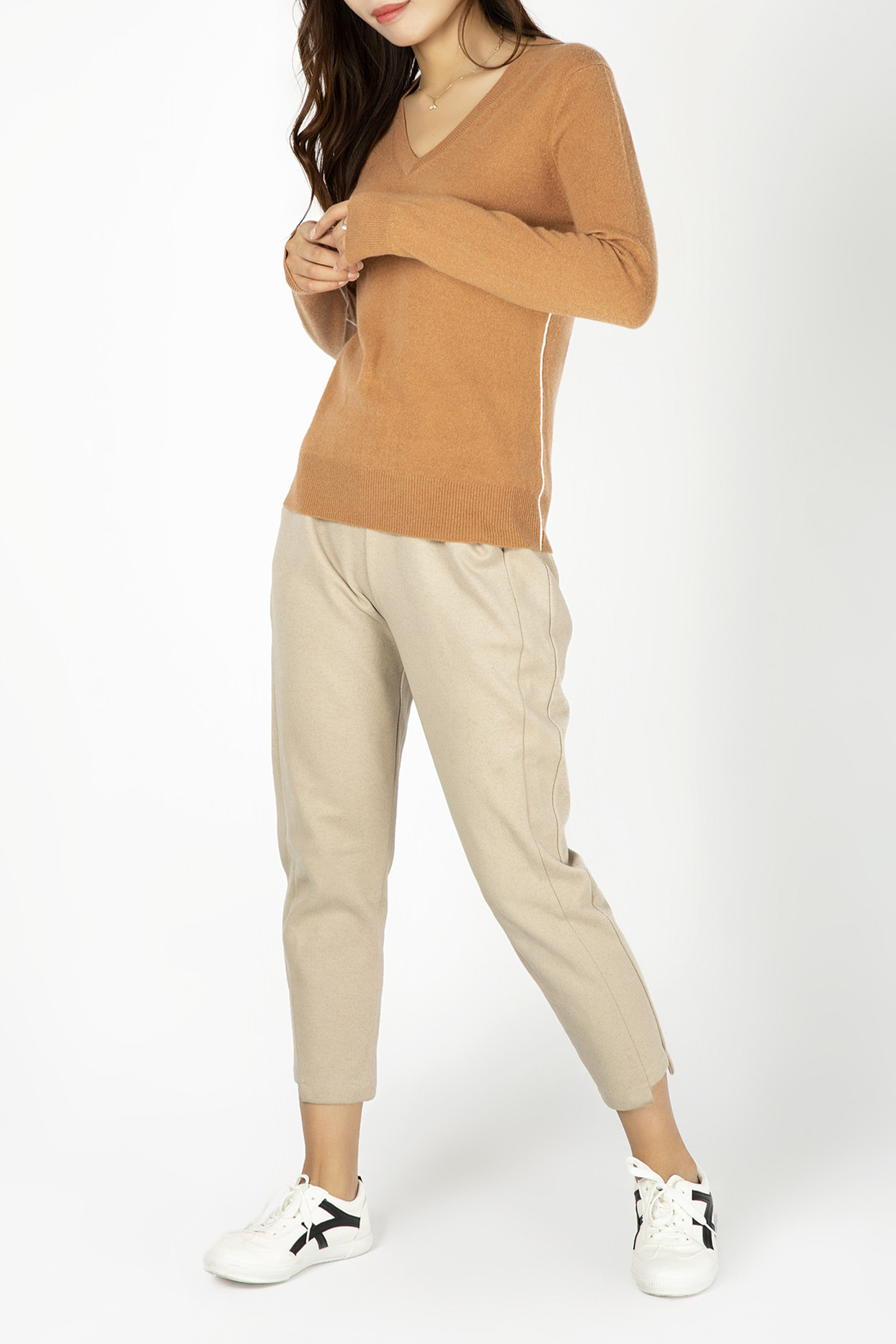 V Neck Sweater with Decoration Lines on Body and Sleeve 12GG